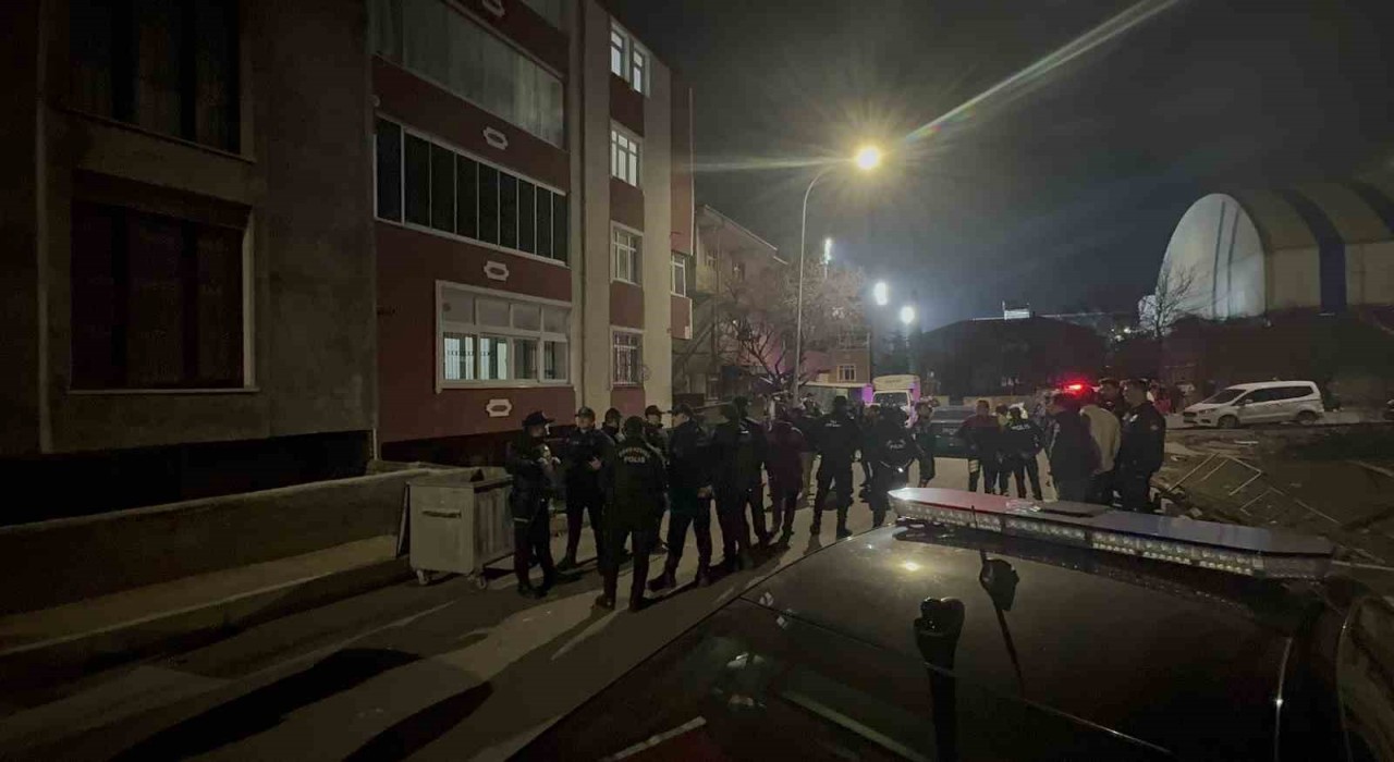 Çocukların tartışmasına aileler de dahil oldu: Kavgada silah ve sopalar konuştu