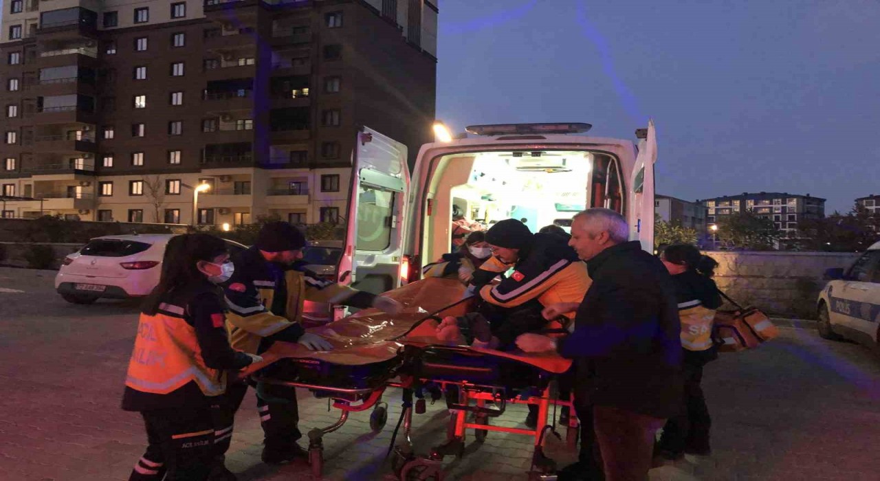 Çorluda korkunç olay: 13 yaşındaki kız hayatını kaybetti, baba ise bilekleri kesilmiş halde bulundu