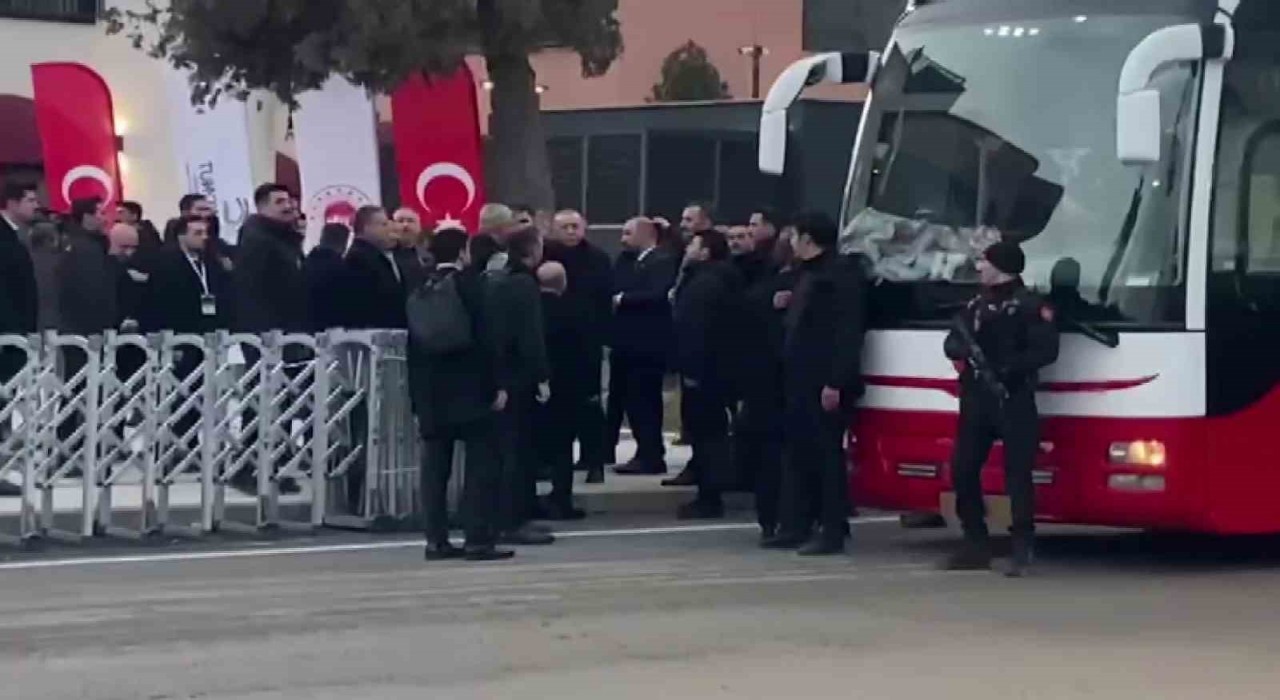 Cumhurbaşkanı Erdoğan, Adıyamanda yeni iş yerlerine kavuşan esnafları ziyaret etti