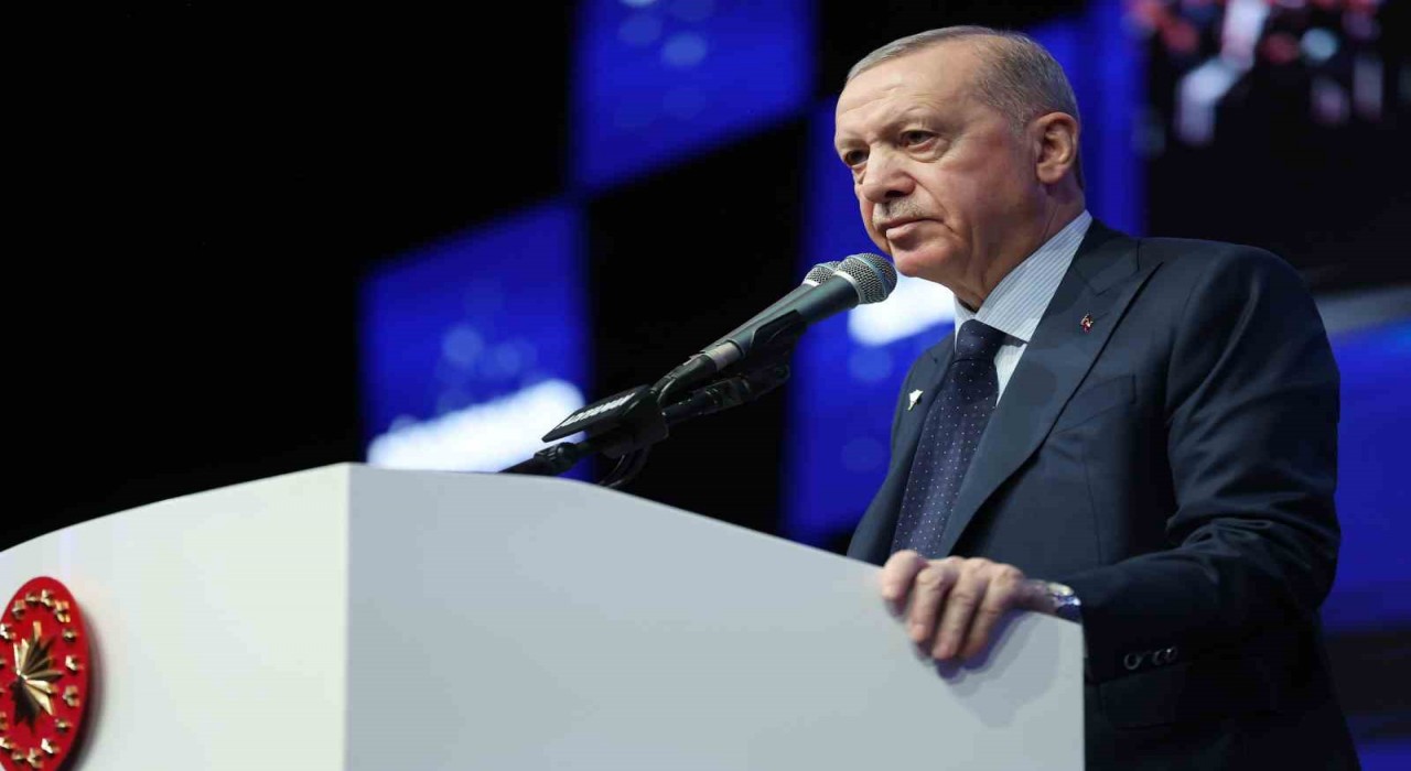 Cumhurbaşkanı Erdoğan: Ana muhalefet liderleri bedava ev sözü verip buhar olup uçtular