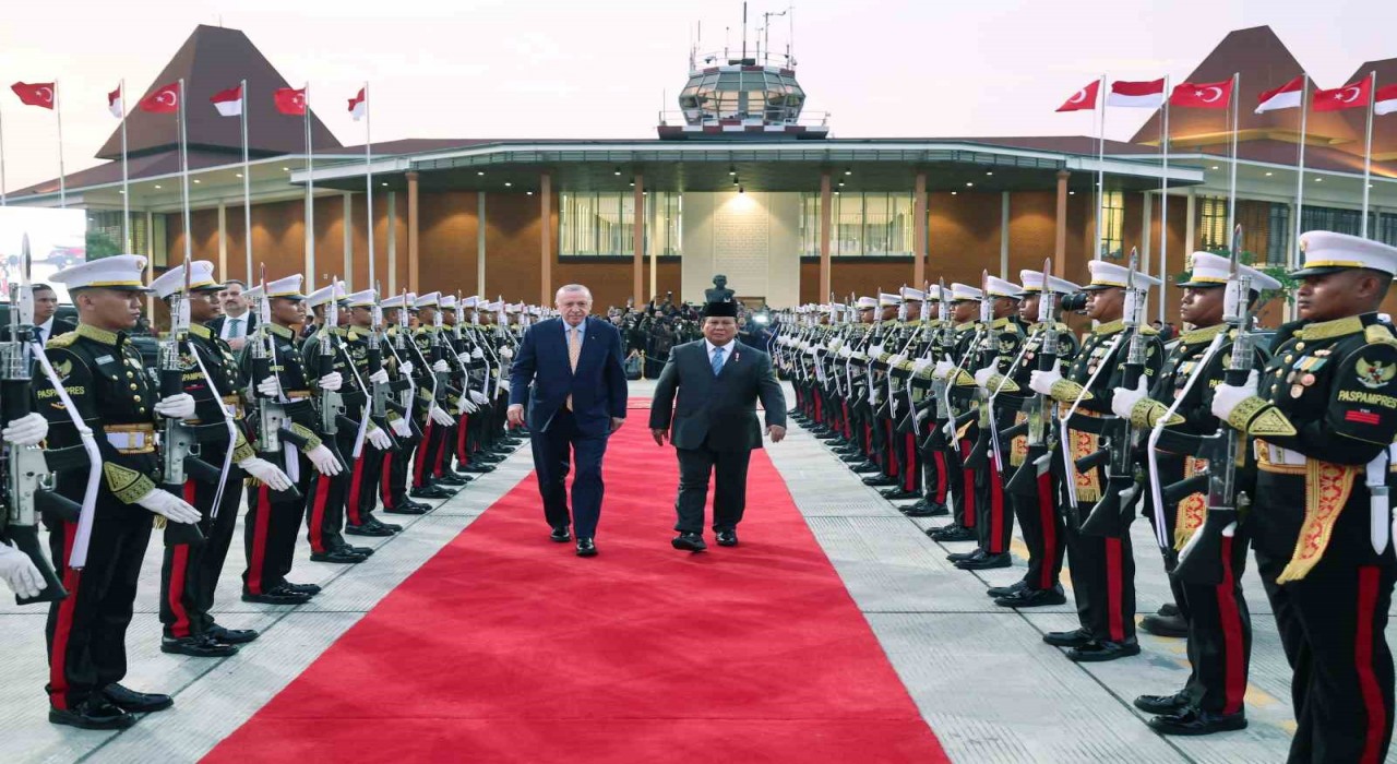 Cumhurbaşkanı Erdoğan Endonezyadan ayrıldı