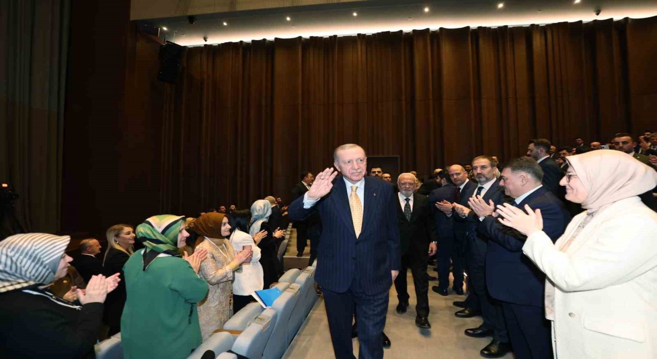 Cumhurbaşkanı Erdoğan: Sayın Özel, başkomutan olarak sana sesleniyorum ayağını denk al