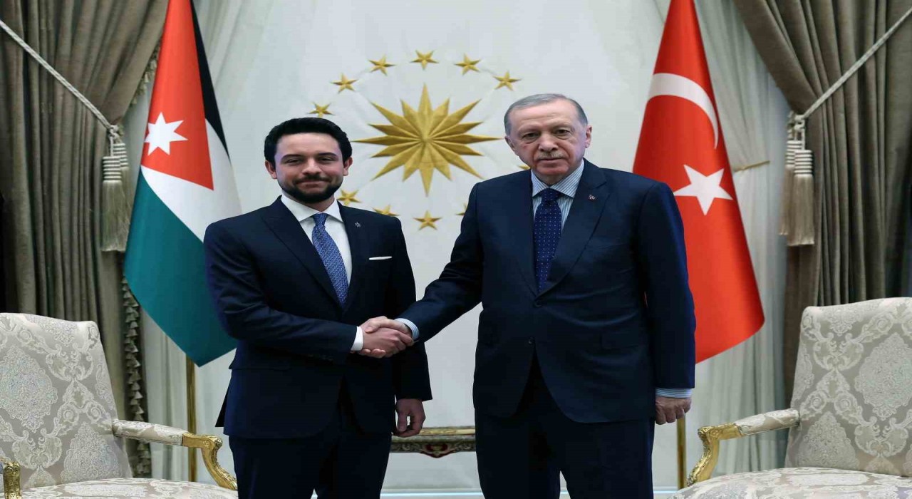 Cumhurbaşkanı Recep Tayyip Erdoğan, Ürdün Haşimi Krallığı Veliaht Prensi Hüseyin bin Abdullahı Cumhurbaşkanlığı Külliyesinde kabul etti.