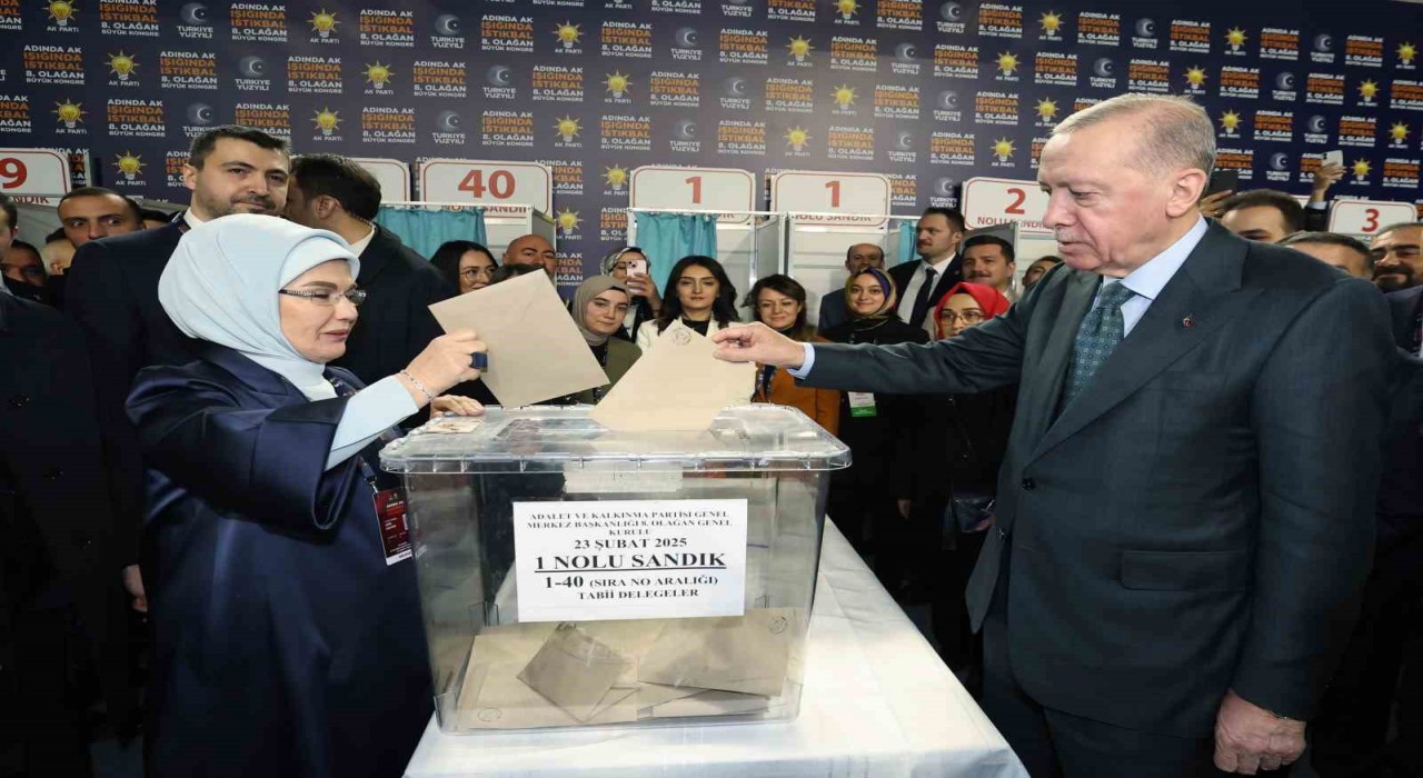 Cumhurbaşkanı ve AK Parti Genel Başkanı Erdoğan, AK Parti 8. Olağan Büyük Kongresinde oyunu kullandı