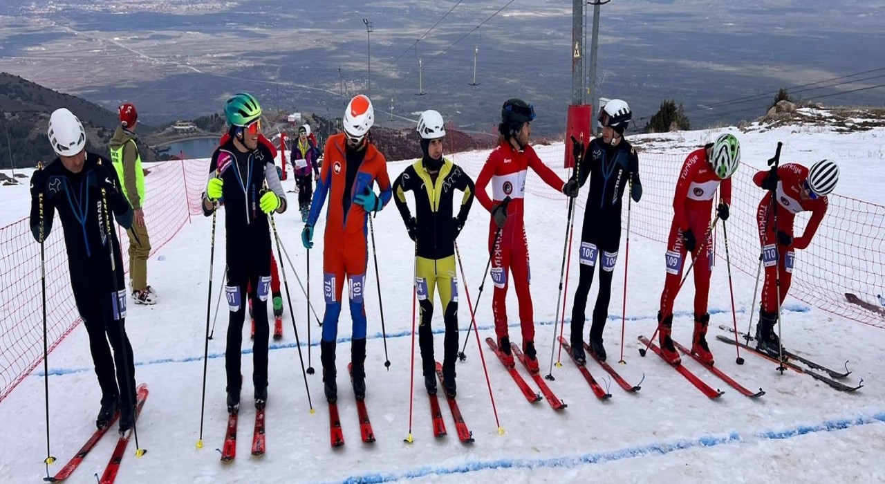 Dağ Kayağı 2. Kademe Antrenör Uygulama Eğitimi Kayseride yapılacak