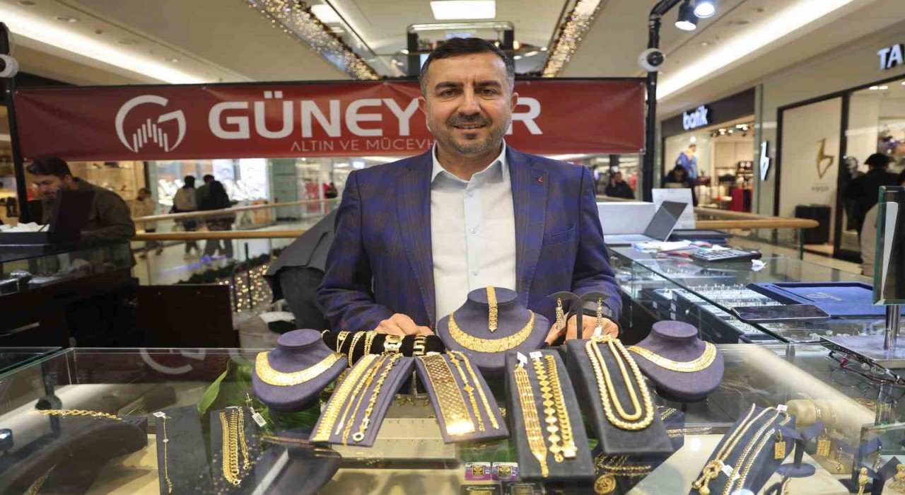 Değerini arttırmaya devam eden altın, 14 Şubatın da vazgeçilmez hediyesi oluyor