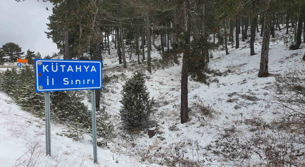 Demircide kar yağışı ve fırtına etkili oluyor