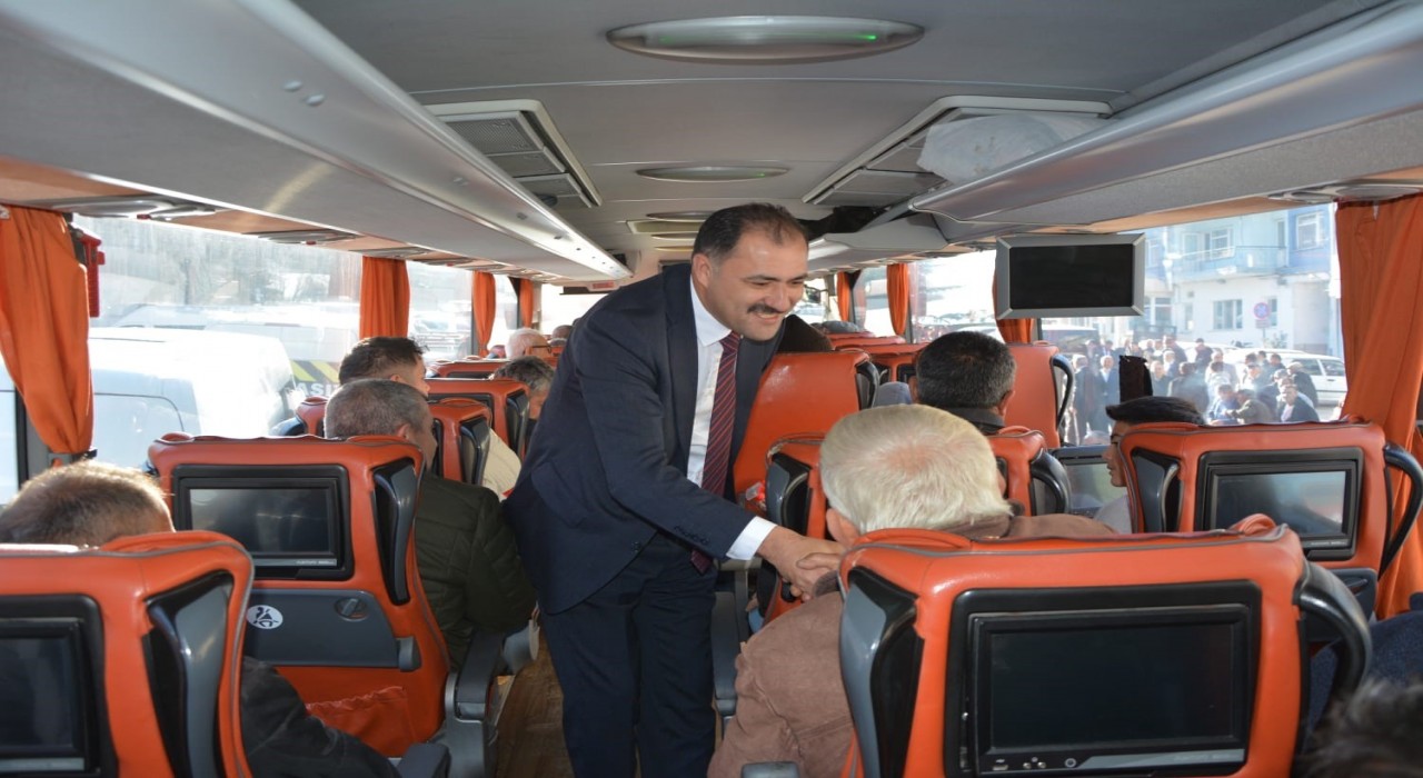 Demirciden AK Parti Manisa İl Kongresine bin kişilik katılım