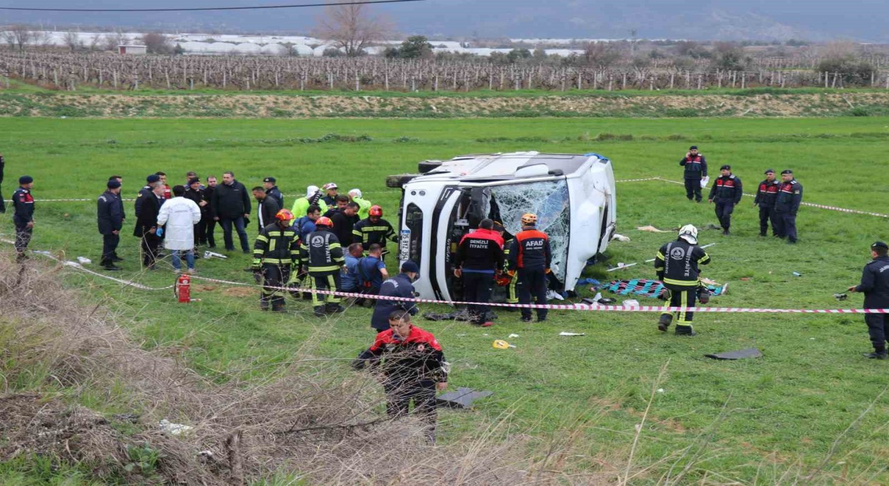 Denizli’de Öğrenci Midibüsü Devrildi: 2 Ölü, 26 Yaralı
