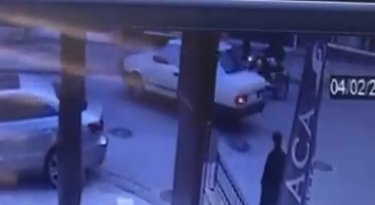 Denizlide otomobile çarpan motosikletli yaralandı