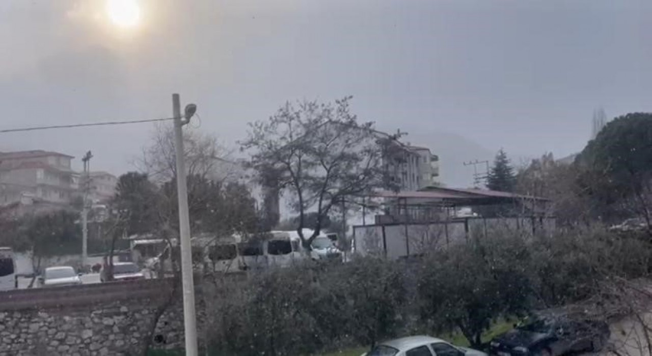 Denizlinin yüksek kesimlerinde kar yağışı başladı