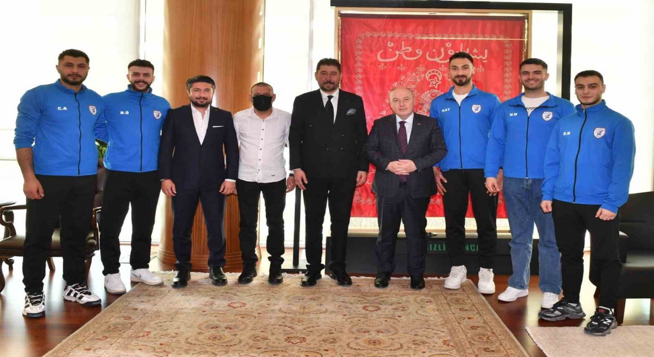 Denizliye bir ilki yaşatmaya hazırlanan Denizlispor Cavidil, Vali Coşkunu ziyaret etti