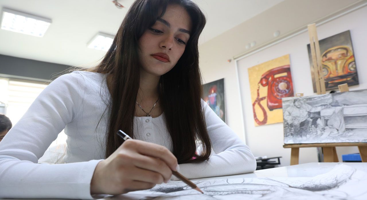 Depremzede Genç Sanatçı, Felaketin Acısını Sanatına Taşıdı