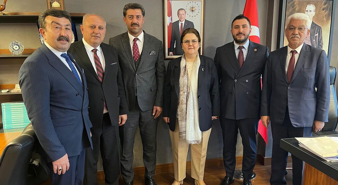 Derya Yanık, Osmaniyeli Belediye ve Teşkilat Başkanlarını Mecliste Ağırladı