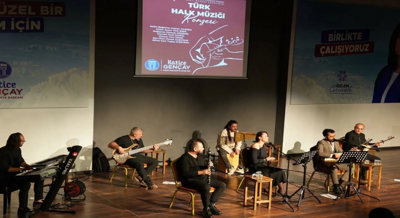 Didimde Türk Halk Müziği Konseri gerçekleştirildi