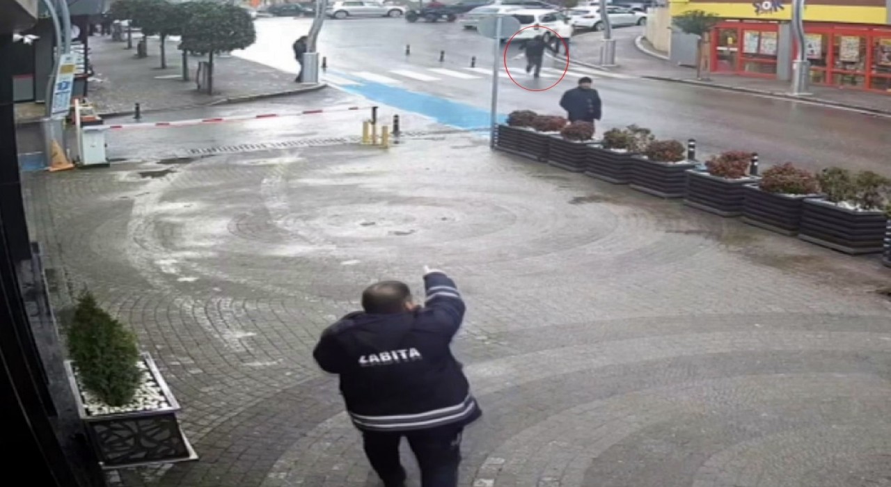 Dilencinin Oscarlık performansı zabıtayı görünce son buldu, o anlar kamerada