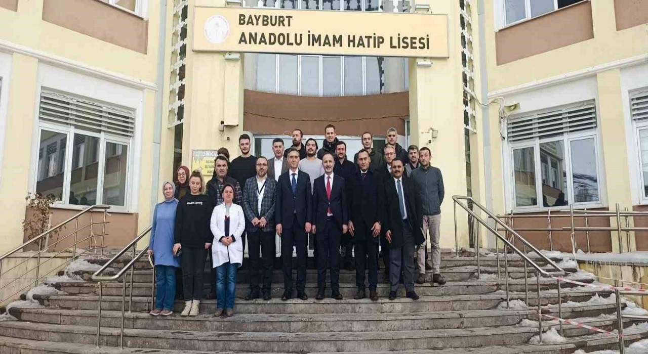 Din Öğretimi Genel Müdür Yardımcısı Özkandan Bayburt Anadolu İmam Hatip Lisesine ziyaret