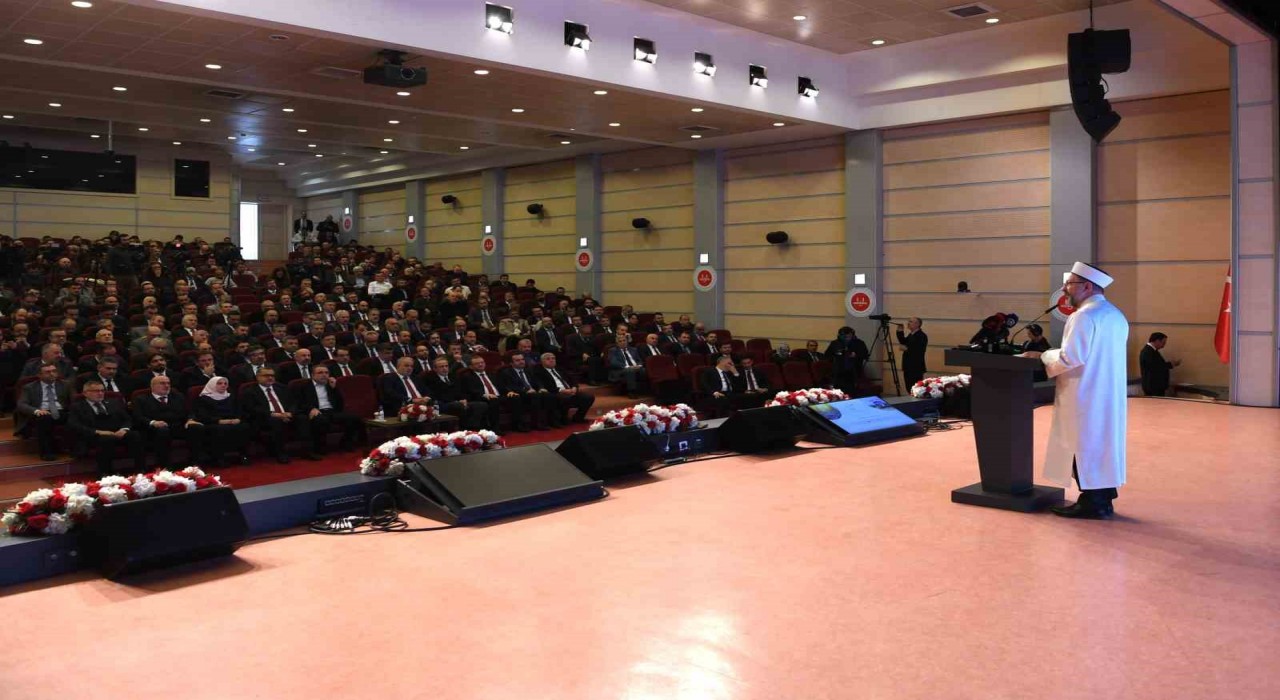 Diyanet İşleri Başkanı Erbaş, Ramazan ayının temasını duyurdu: İyilik Ayı Ramazan