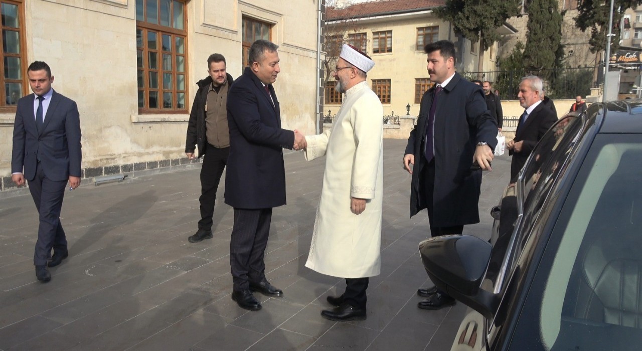 Diyanet İşleri Başkanı Prof. Dr. Ali Erbaş Kiliste