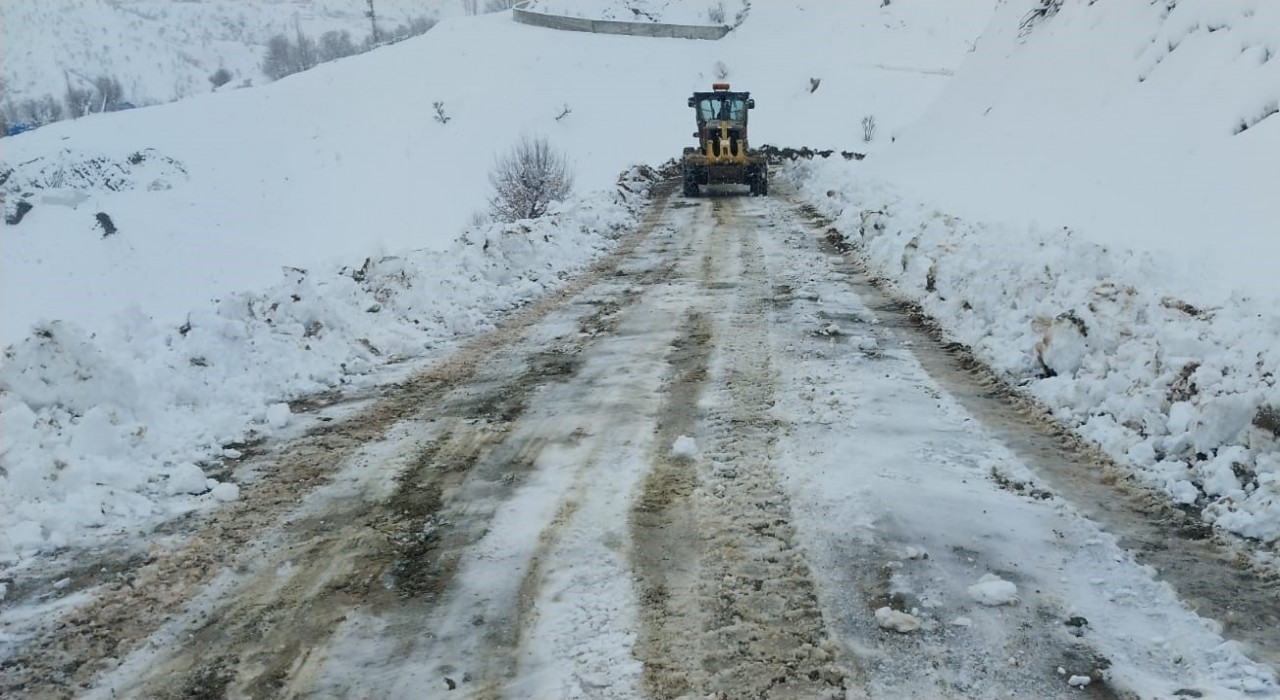 Diyarbakırda 69 kırsal mahallenin yolu ulaşıma açıldı