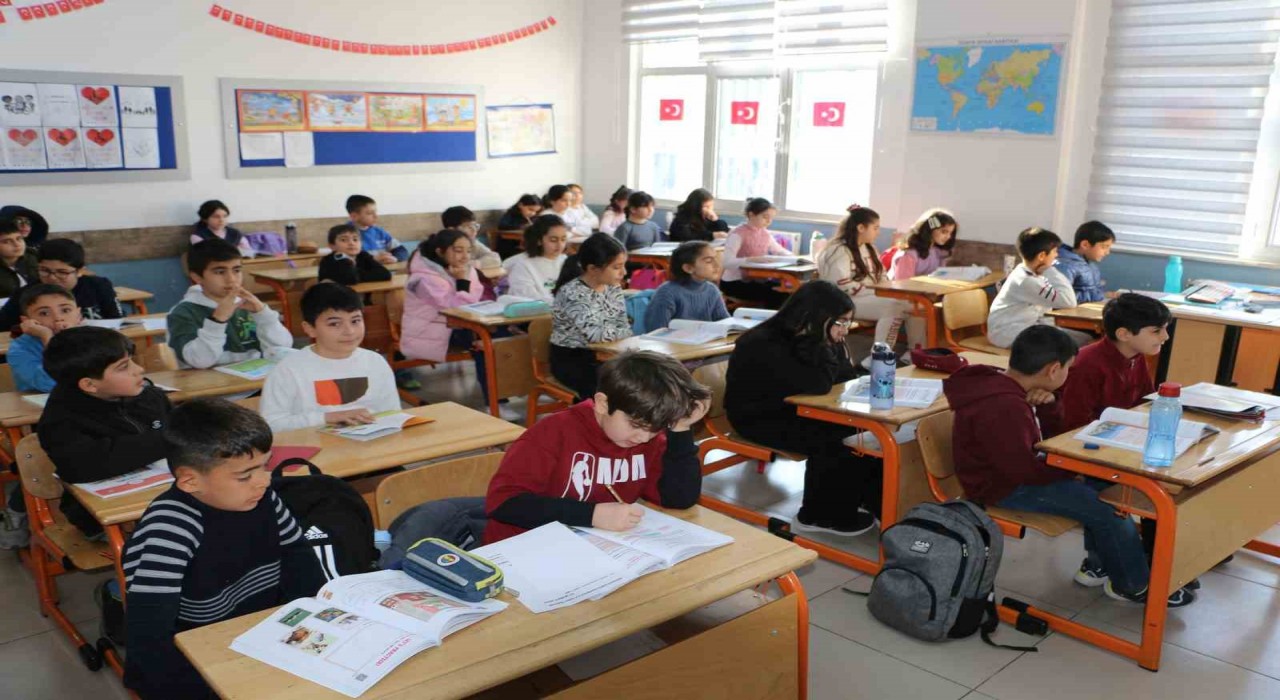 Diyarbakırda ikinci eğitim öğretim dönemi bugün başladı