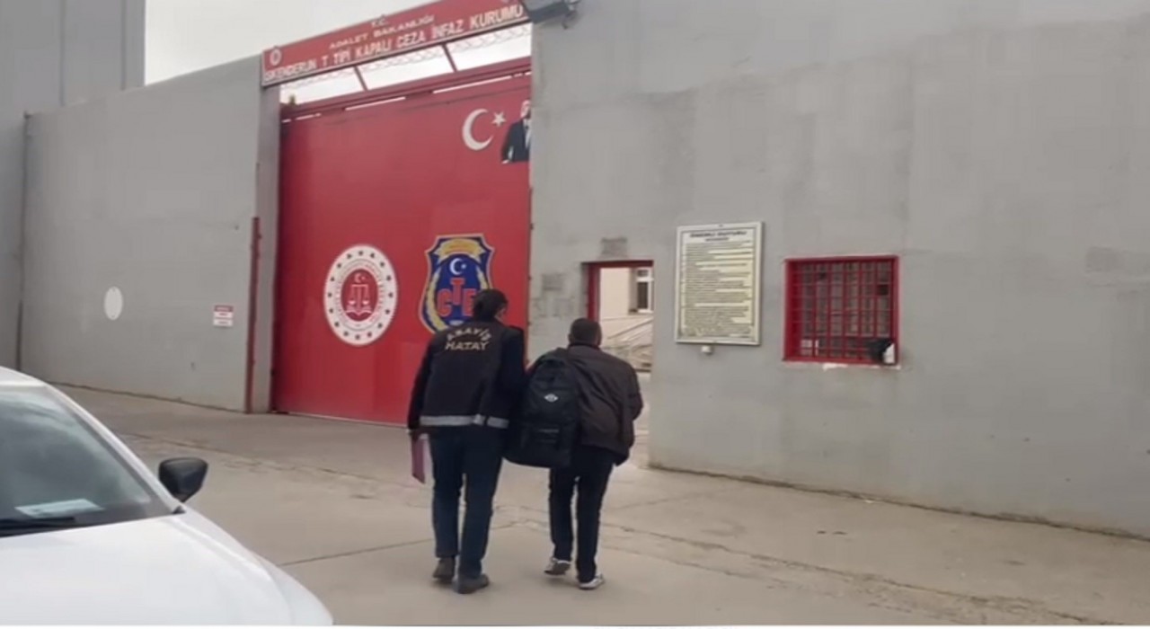 Dörtyolda hapis cezasıyla aranan 2 şahıs yakalandı