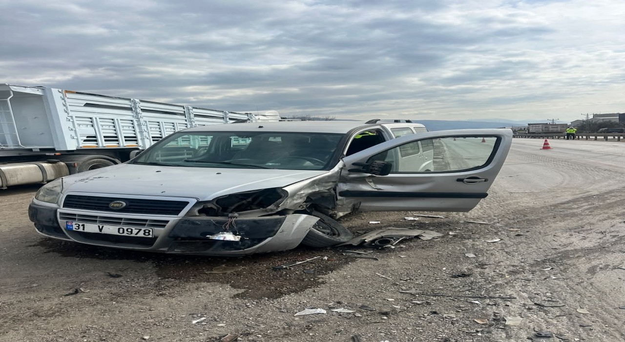 Dörtyolda otomobille çarpışan aracın sürücüsü öldü