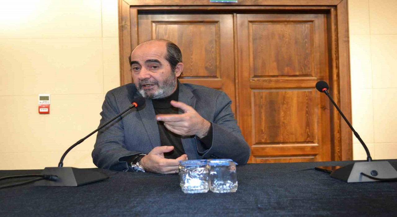 Dr. Öğretim Üyesi Ömer Demirbağ, öğrencilere Mevlanayı anlattı