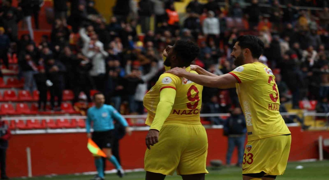 Duckens Nazondan 2 gol