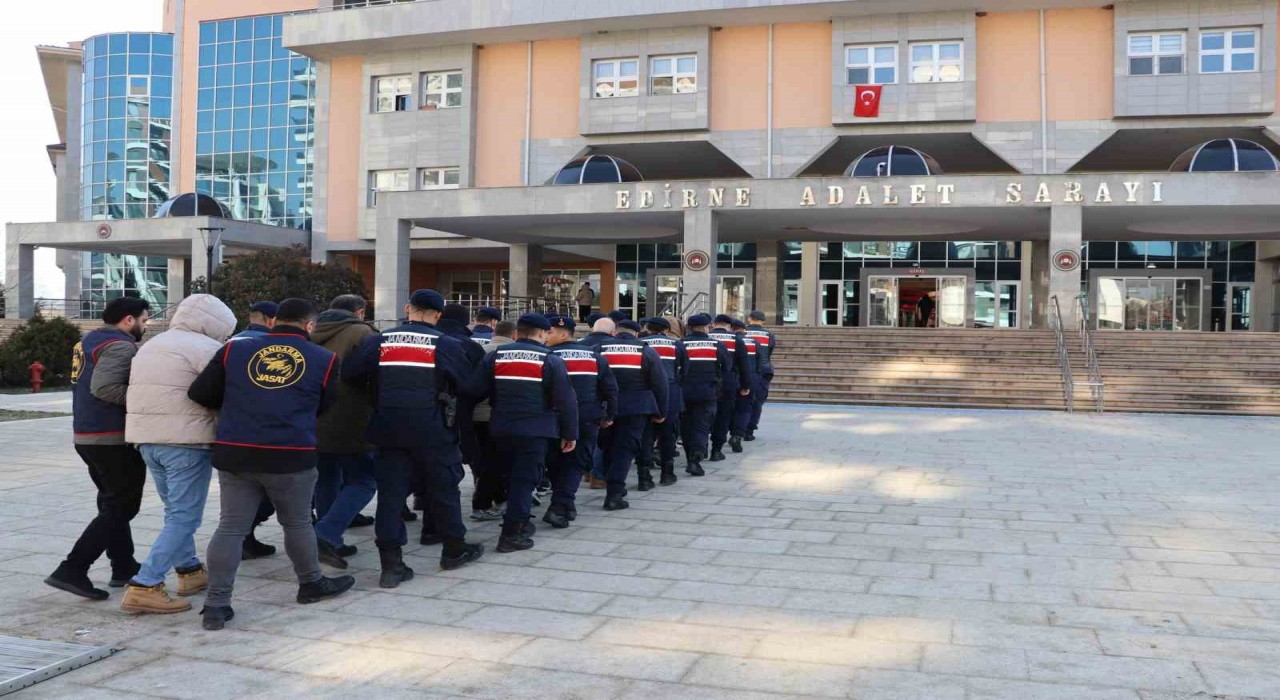 Edirnede eski muhtar köy arazisini sattı