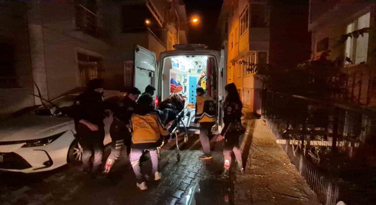 Edirnede evlat dehşeti: Babasını bıçakladı