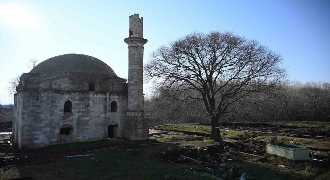 Edirnede Evliya Kasım Paşa Camisinde restorasyon çalışmaları sürüyor