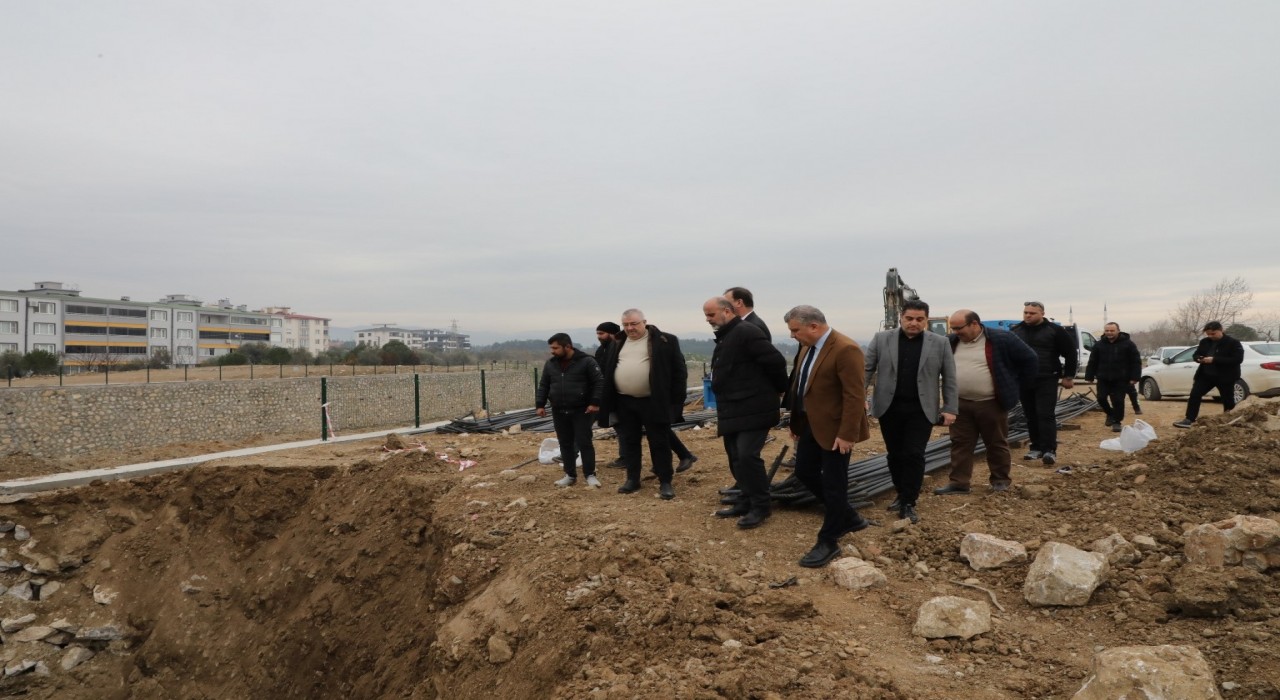 Edremit Çayı üzerine yeni köprü hızla ilerliyor