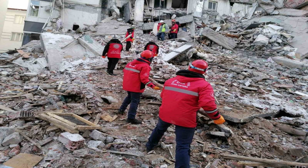 Efeler Belediyesinin arama kurtarma ekibi her an göreve hazır