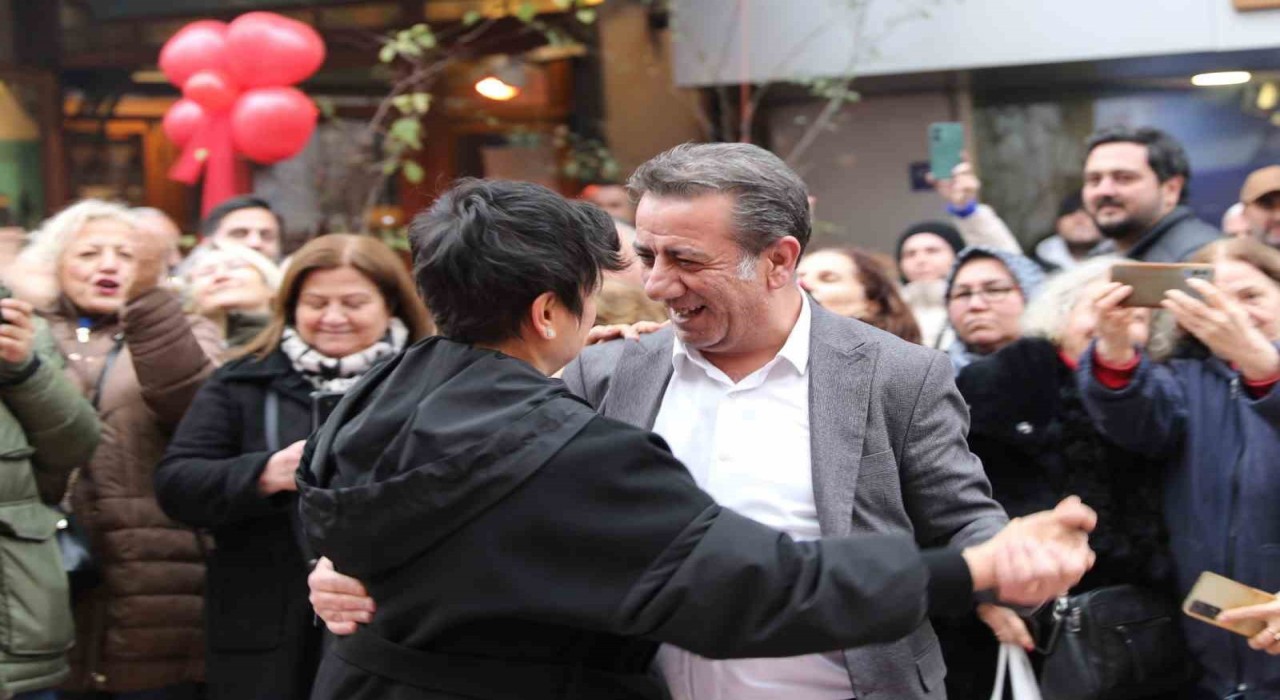 Efelerde şarkılar, sevgililer için söylendi