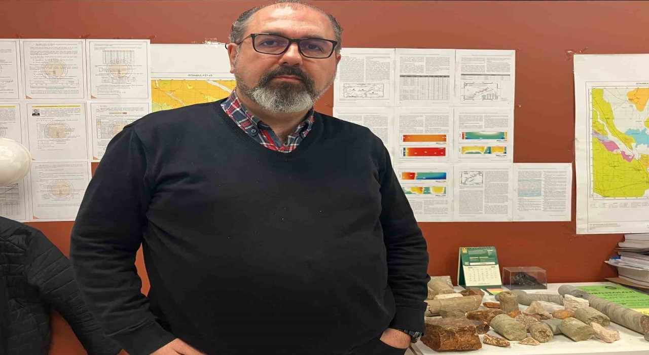 Egedeki hareketlilik sonucu ya büyük deprem olacak ya da yeni bir volkan oluşacak