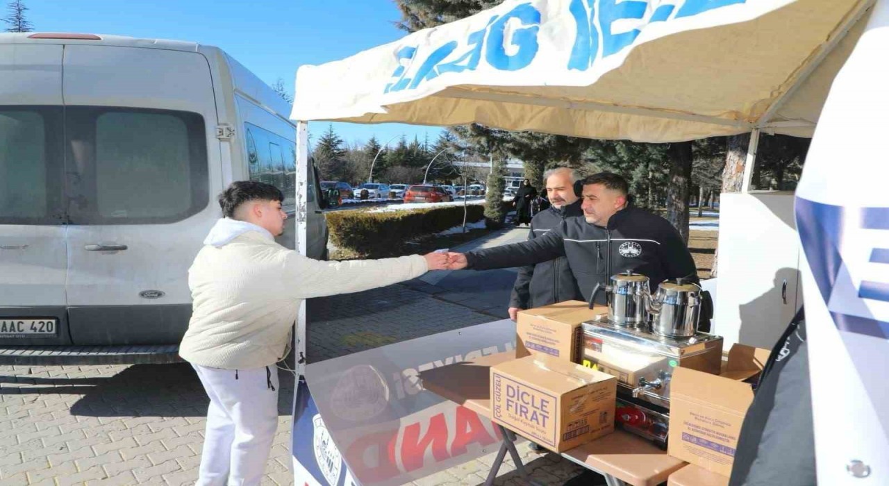 Elazığ Belediyesinden MSÜ, adaylarına ikram