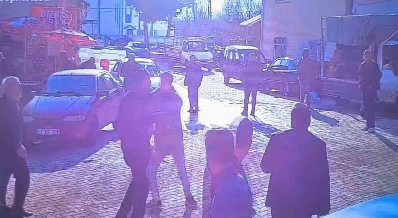 Elazığda bıçaklı, sopalı, fırın kürekli kavga: 3 kişi yaralı