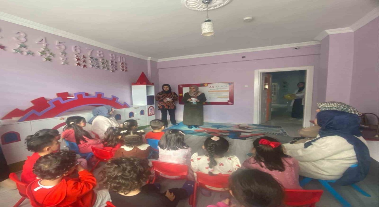 Elazığda çocukluk çağı kanserleri günü farkındalığı