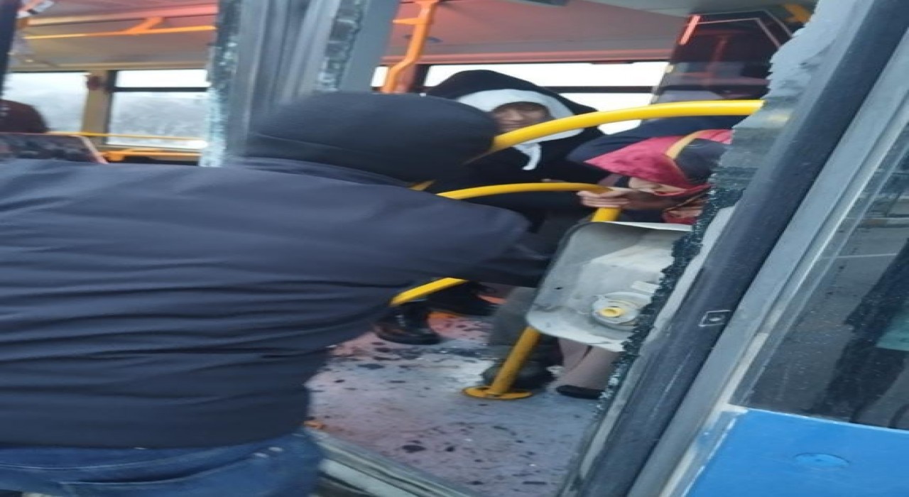 Elazığda gizli buzlanma kazalara yol açtı: 4 yaralı