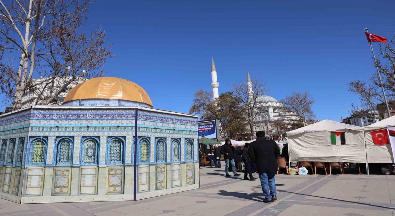 Elazığda Kubbetüs Sahra maketi kuruldu