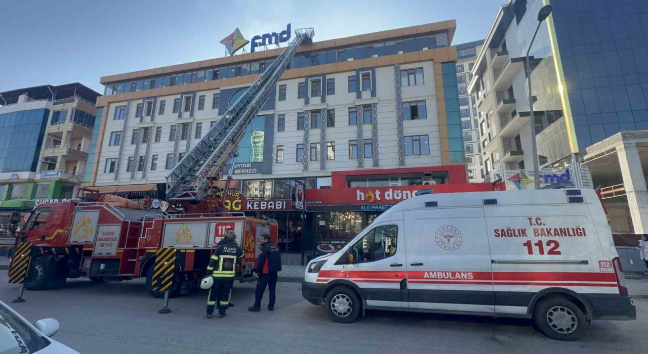 Elazığda yangın paniği: Kurs binası boşaltıldı