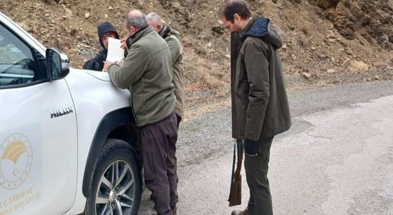 Elazığda yasa dışı avcılık yapan 7 kişiye idari ceza