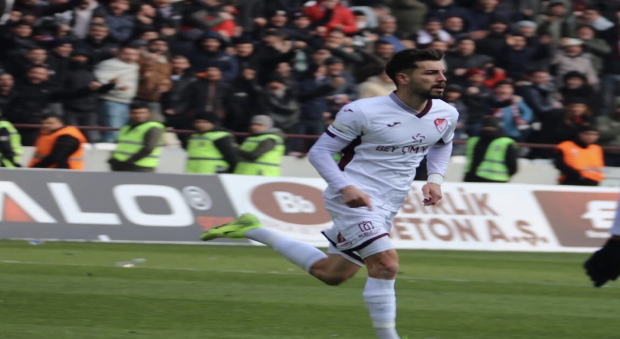 Elazığsporda Vanspor FK maçının kahramanı Alpay Koldaş