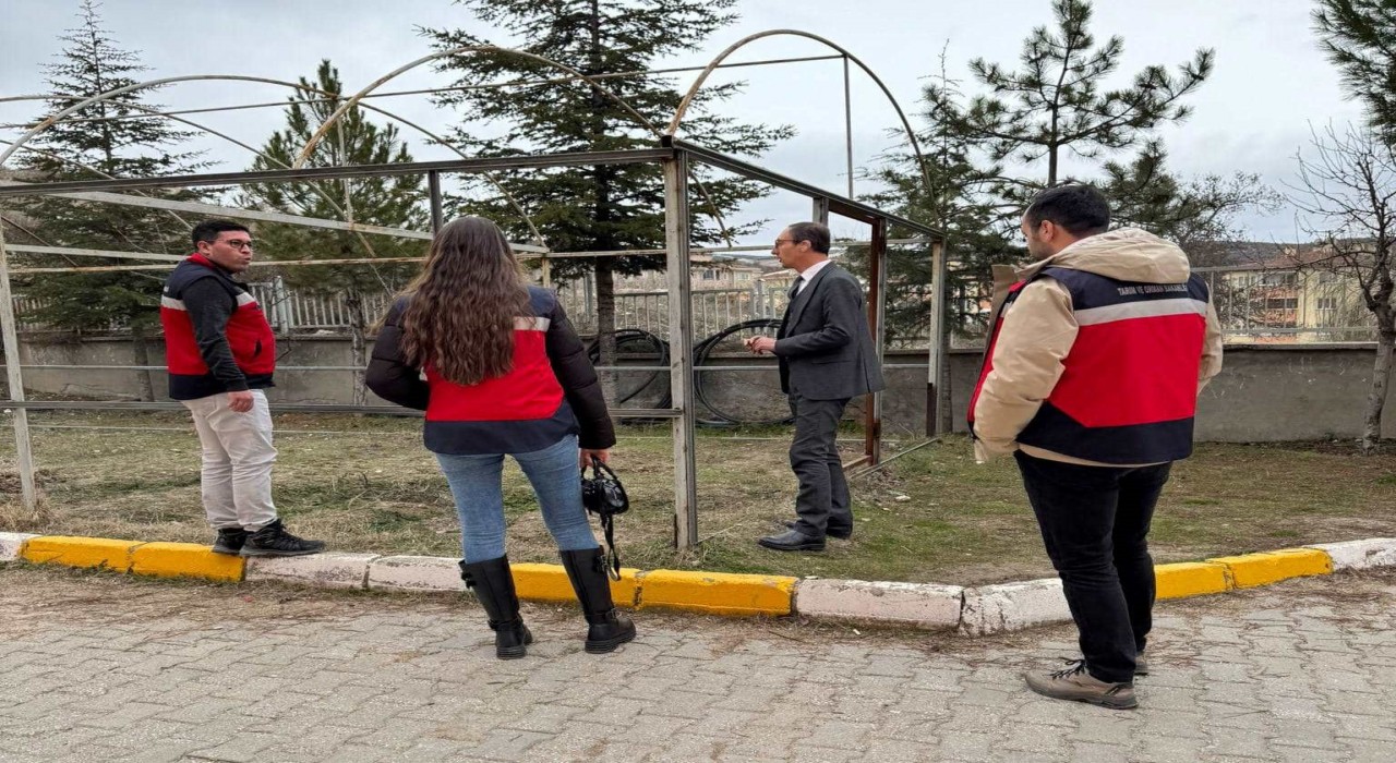 Emette eğitim ve tarımı bir arada yürüten okulda bilgilendirme çalışması