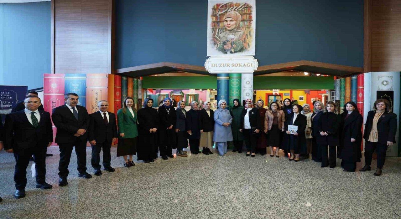 Emine Erdoğan, 2. Şule Yüksel Şenler Kitap ve Kültür Günleri programının açılışına katıldı