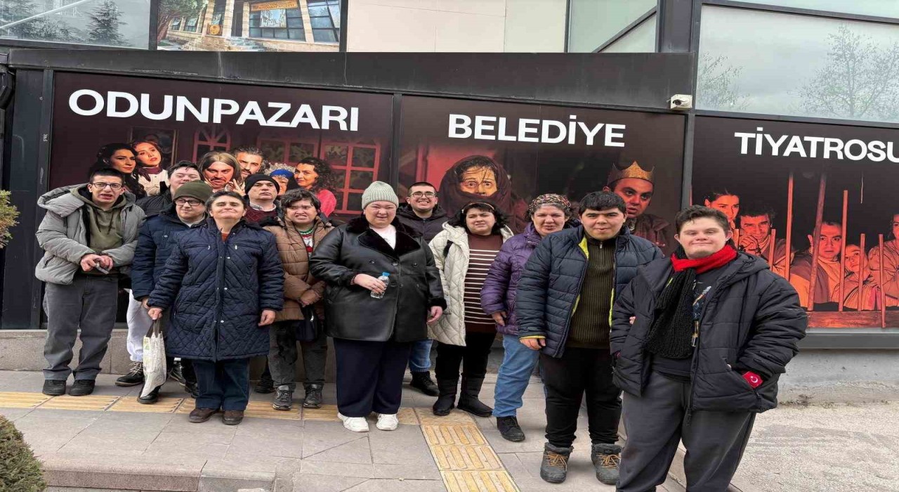 Engelsiz Kültür ve Sanat Merkezi öğrencileri Farklılıklar Gezegeni ile sanatla buluştu