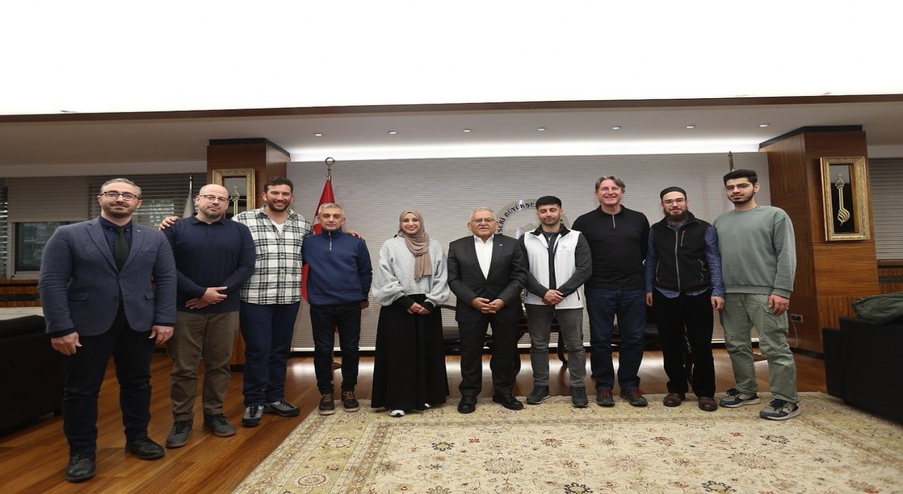 Erciyes Kayak Merkezi, İngiltereden gelen misafirlerini etkiledi