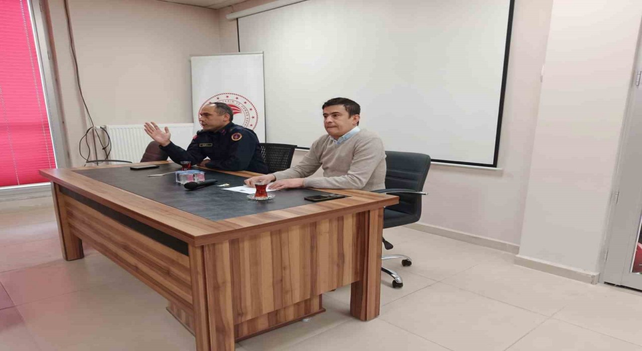 Ereğlide mevsimlik tarım işçileri konusunda muhtarlarla toplantı düzenlendi