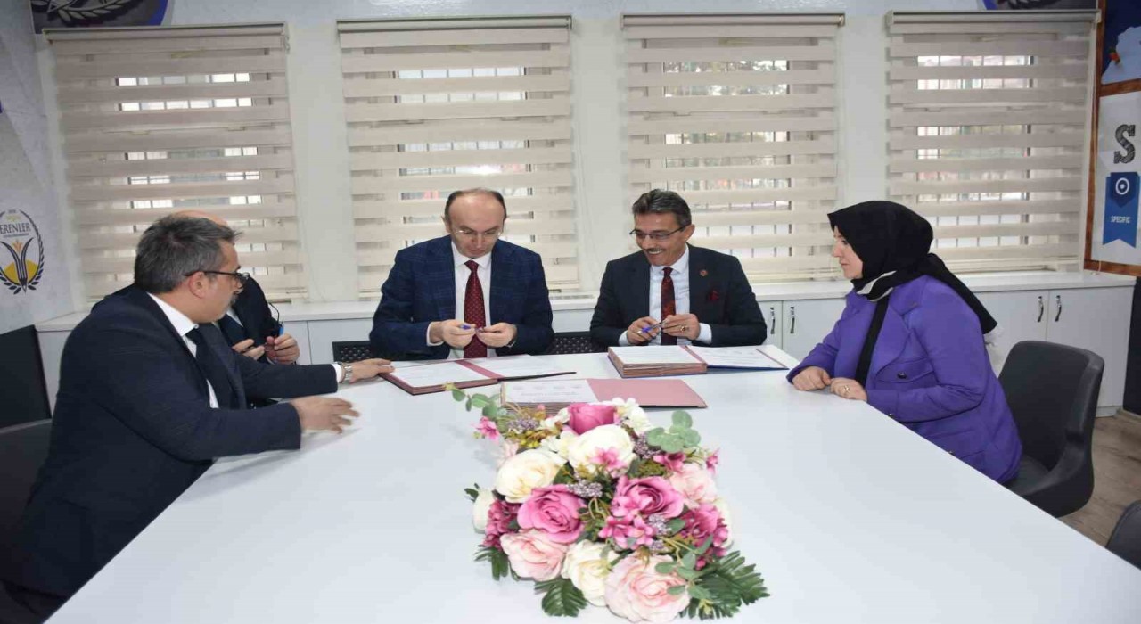 Erenlerde, ‘Spor ve Sanatta Başarı İş Birliği ile Gelecek protokolü imzalandı